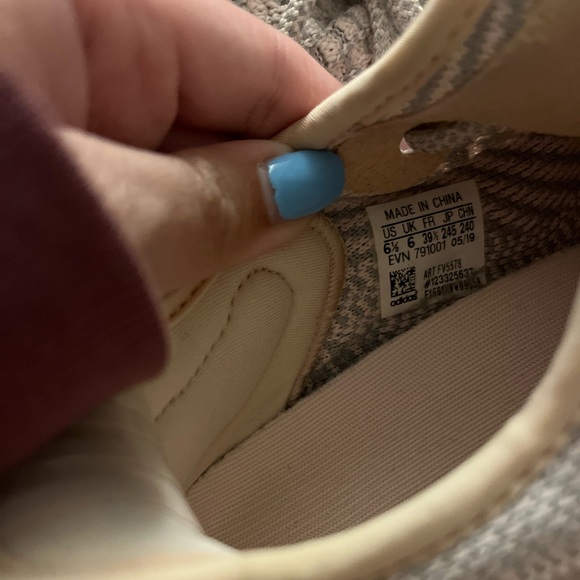 EUC Yeezy 350 Synth - Picture 3 of 12